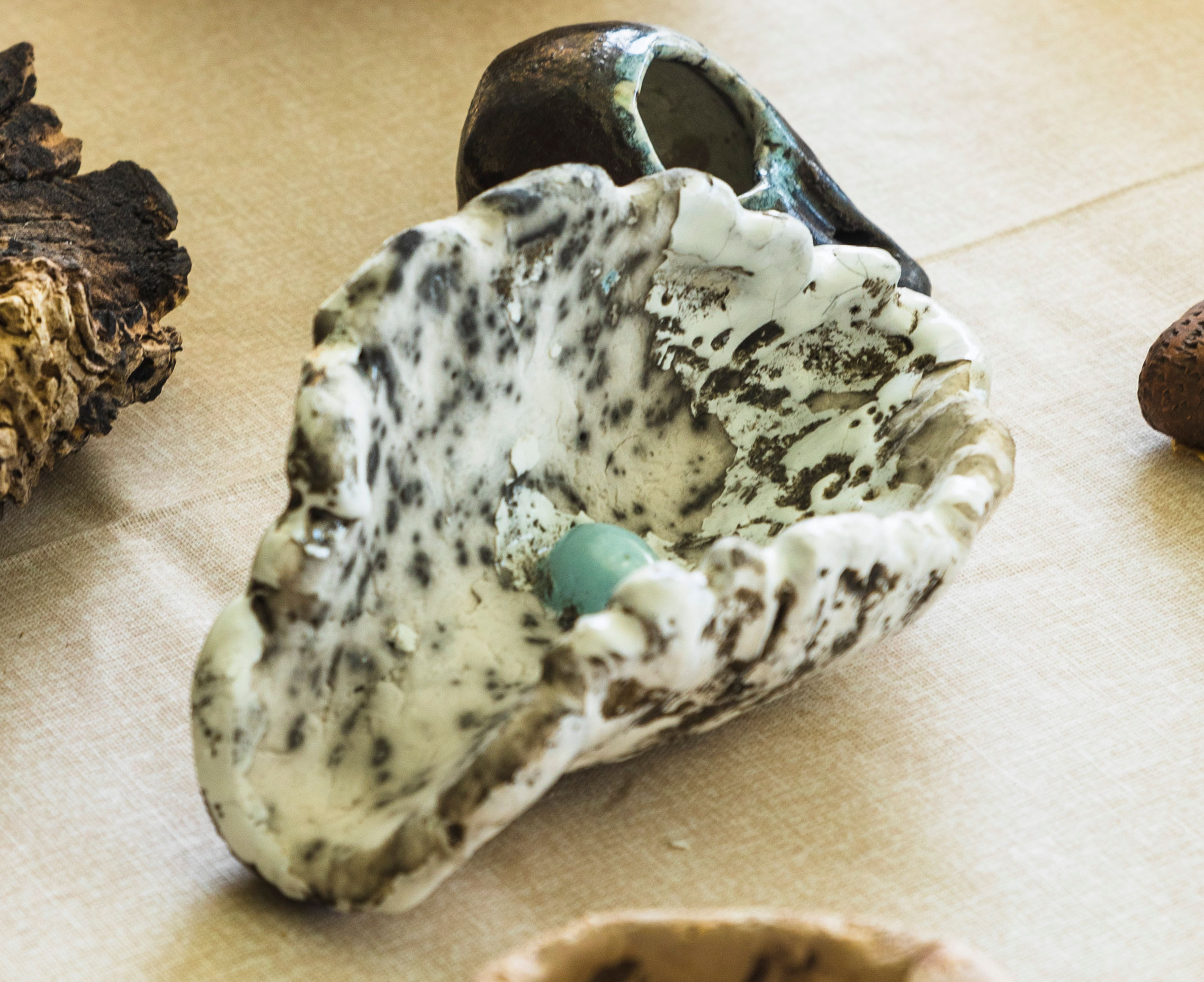 Пиала-ракушка "Морская пена" с бирюзовой жемчужиной